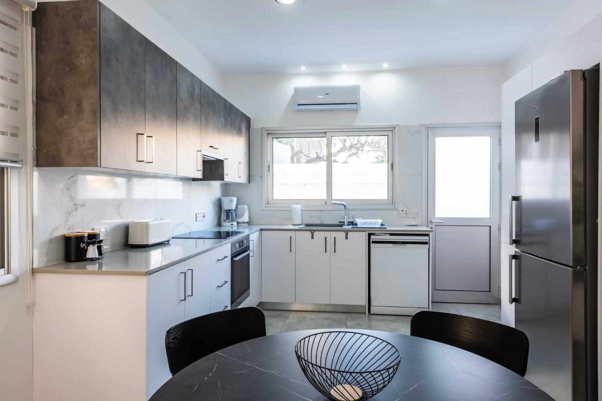 Kition City Apartments - Central Location Ларнака Экстерьер фото